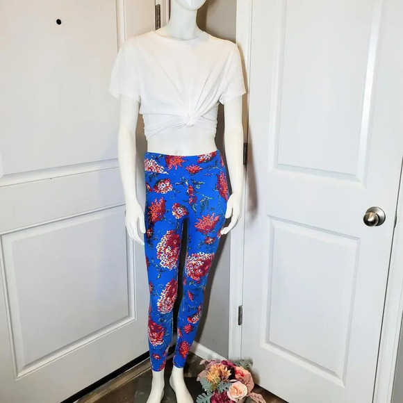 LuLaRoe OS One Size Leggings Pixel Roses Flowers Blue Coral Unicorn LLR NWOT - Picture 2 of 15